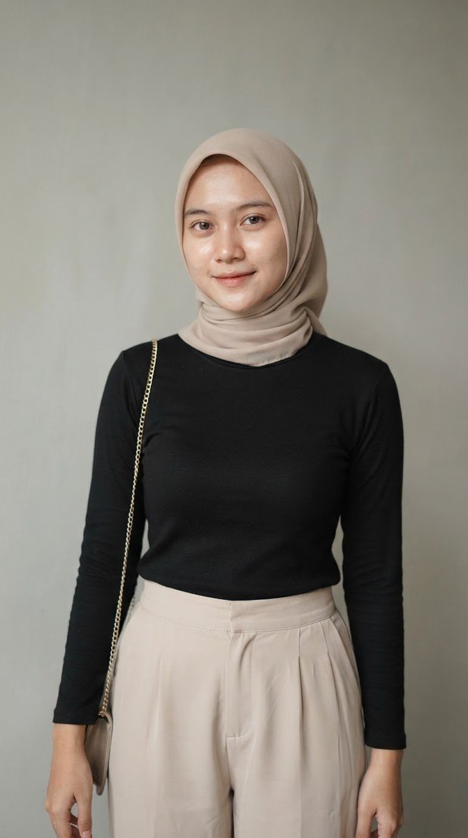 Indonesian Woman Hijab Portrait 3