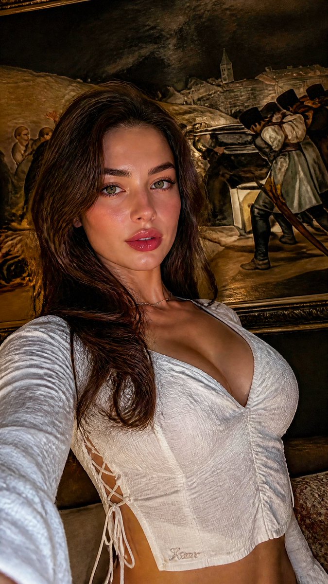 Glamour Selfie with Goya Backdrop 2