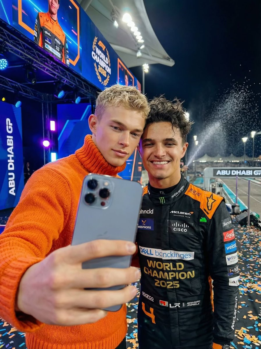 Ultra-realistic selfie with F1 champion Lando Norris 3
