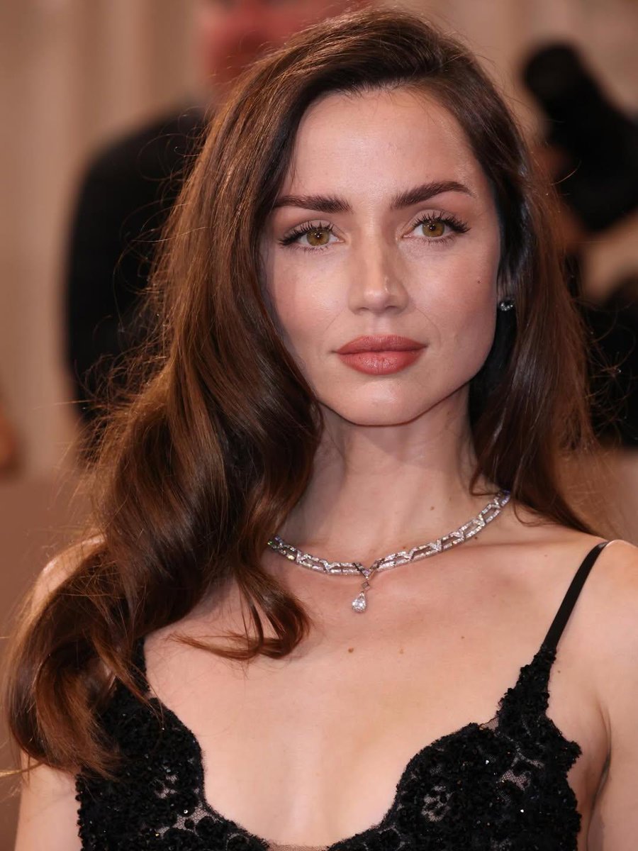 Ana de Armas Black Sequin Gown Portrait 2